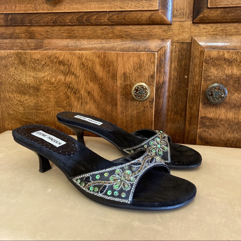 VINTAGE STEVE MADDEN EMBELLISHED KITTEN HEELS